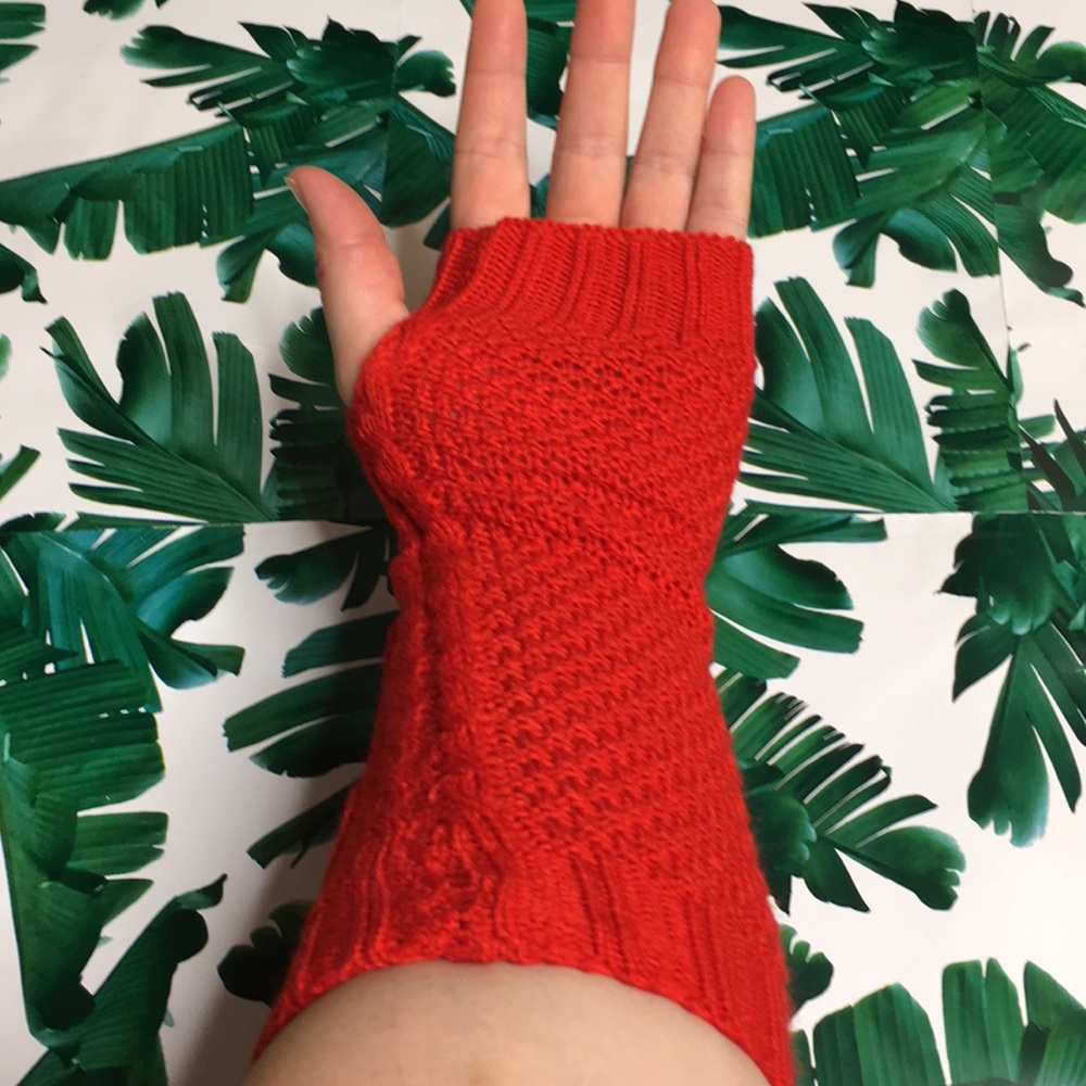 Red Hand and Arm Warmers - Picture 2 of 5
